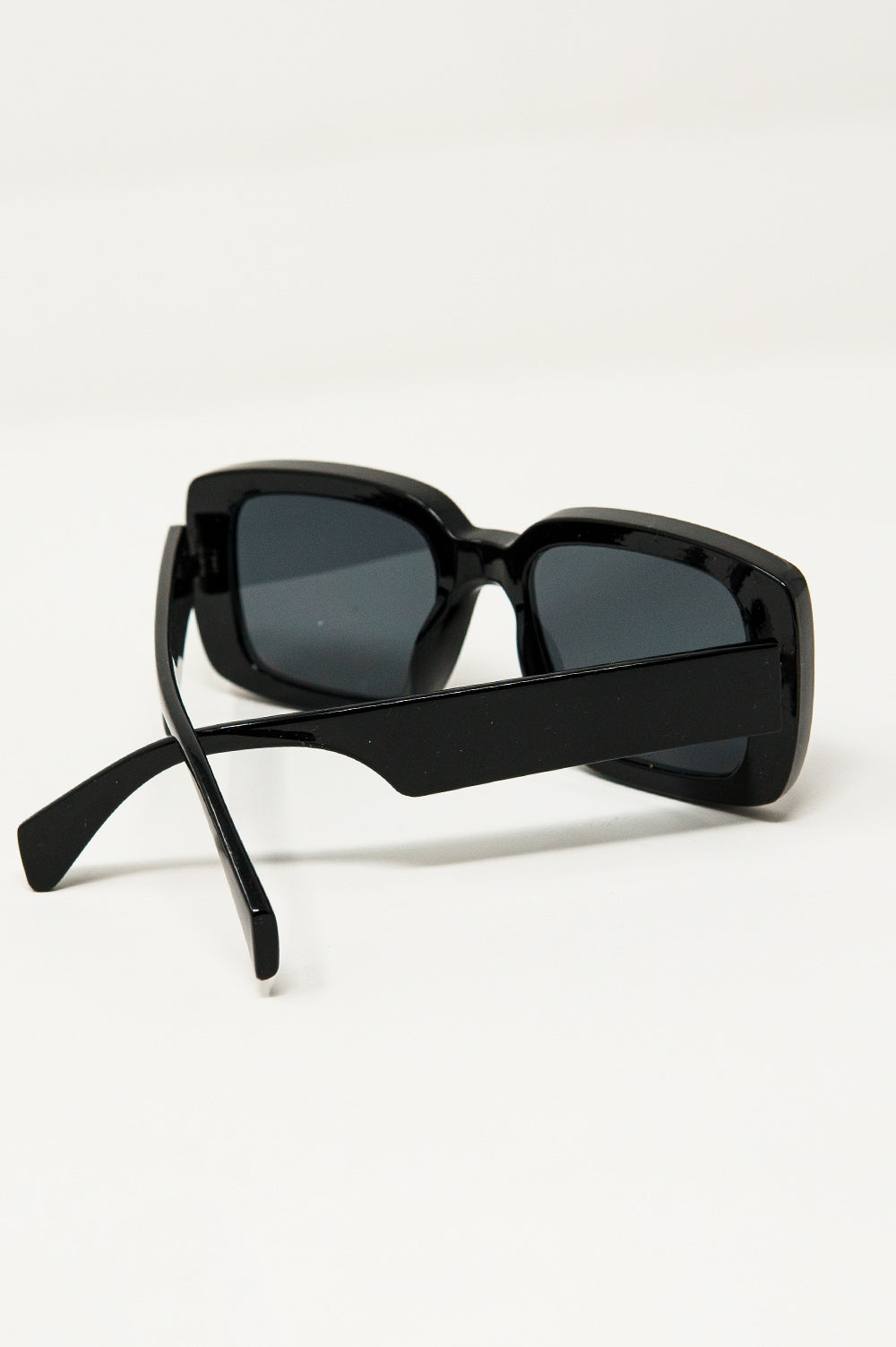 Oversized Rectangular Sunglasses with Wide Frame in Black