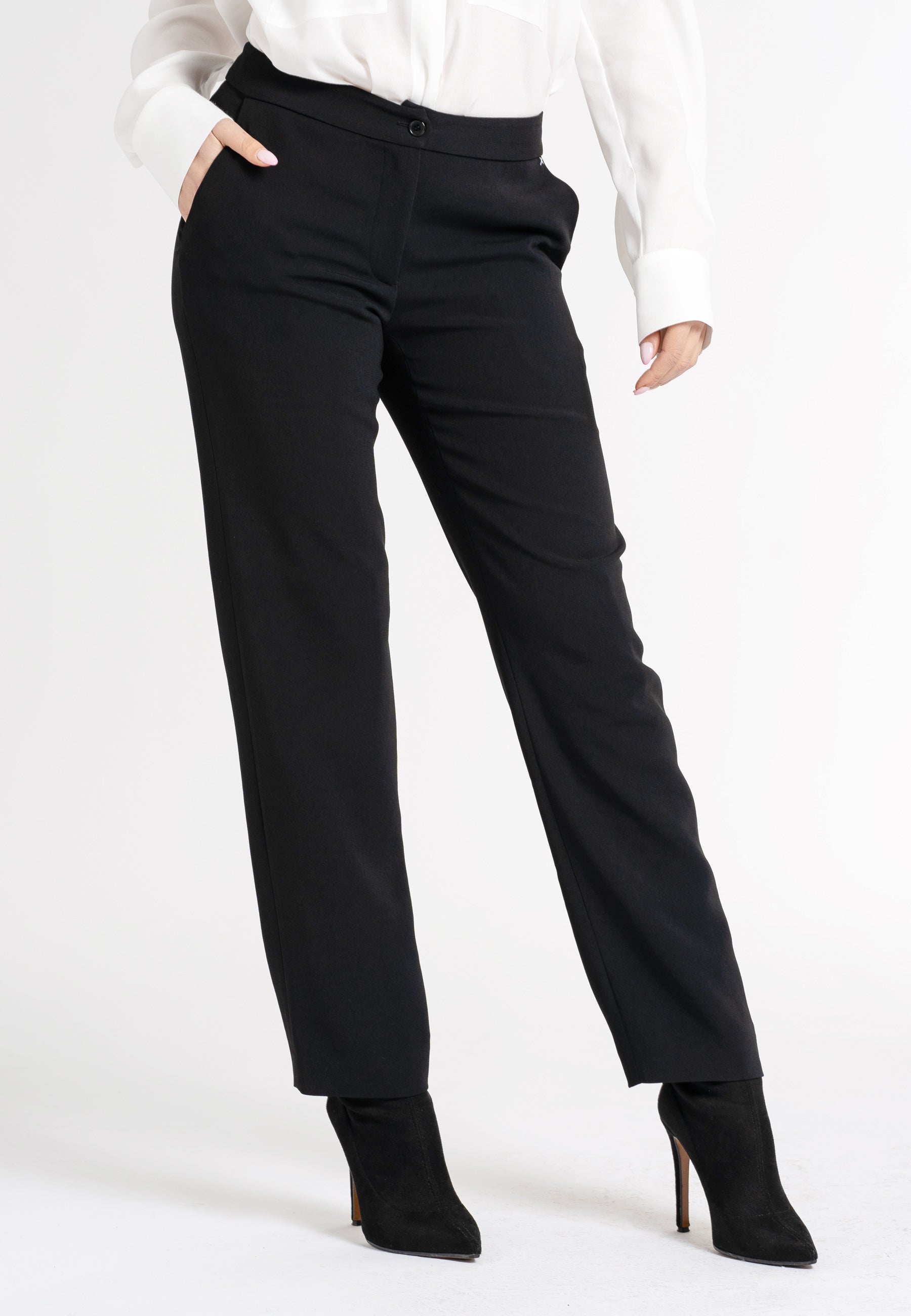 Darwin Ankle-Length Trousers With Side Pockets