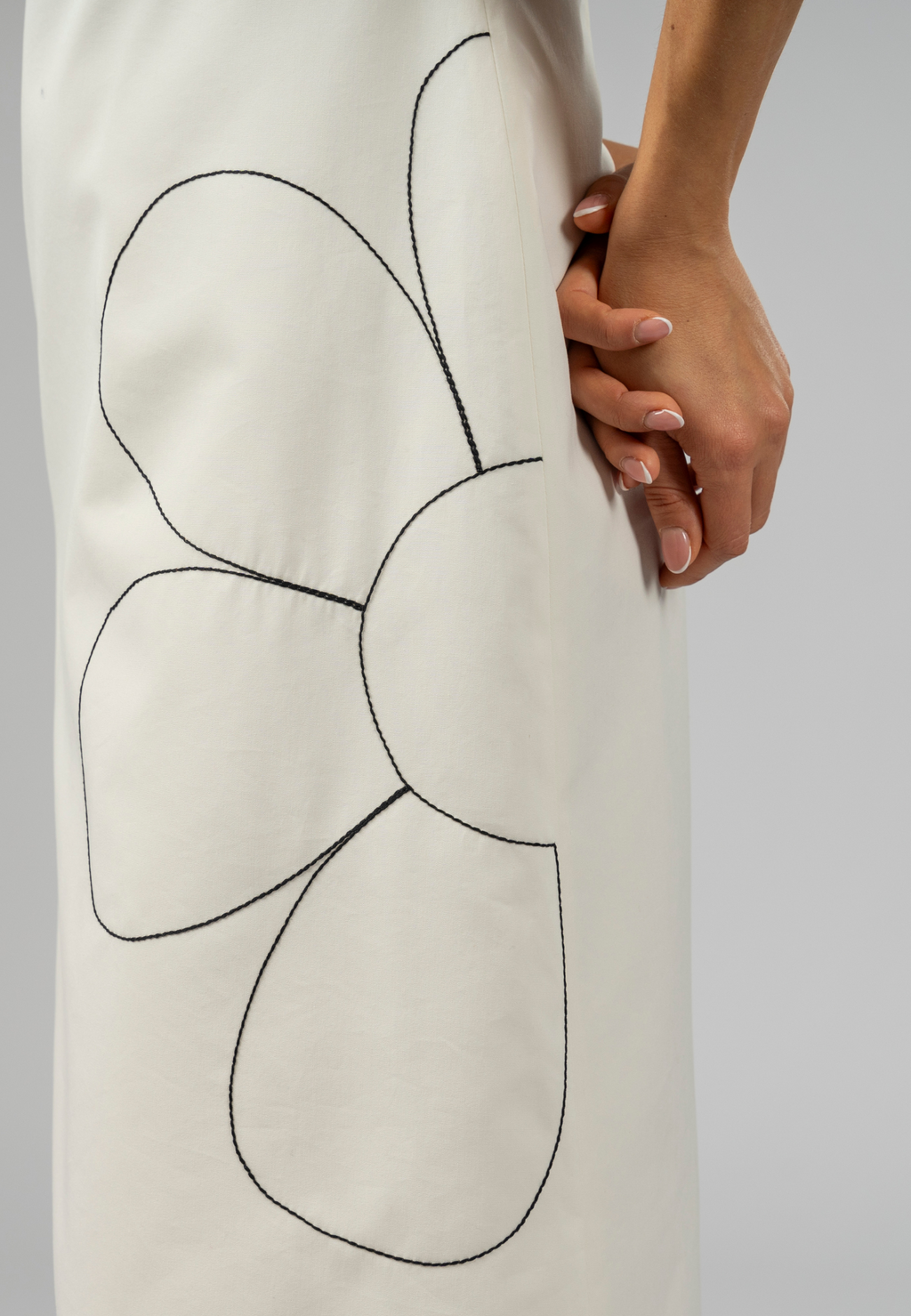 The Margherita Black and White Straight-Line Dress