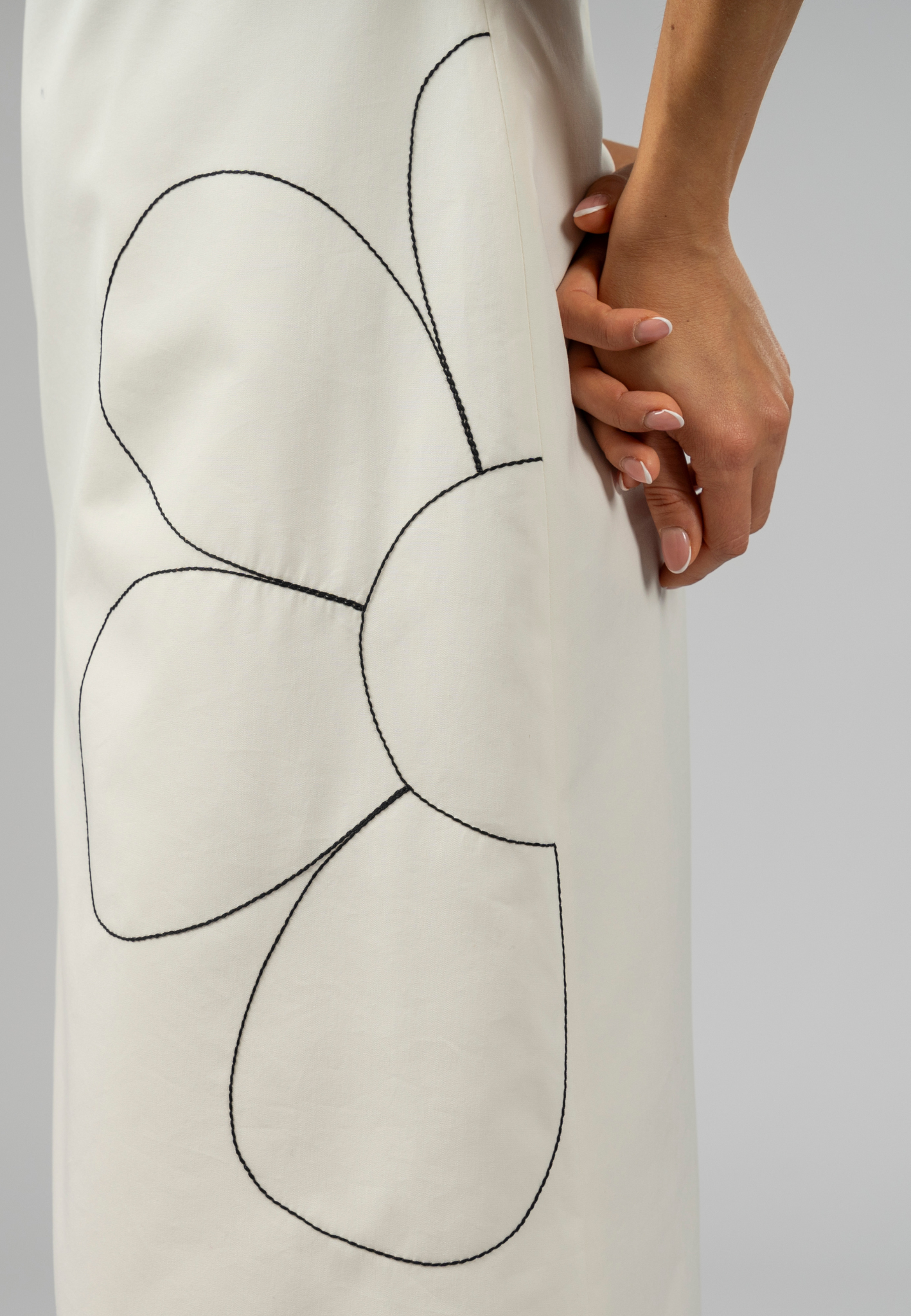 The Margherita Black and White Straight-Line Dress