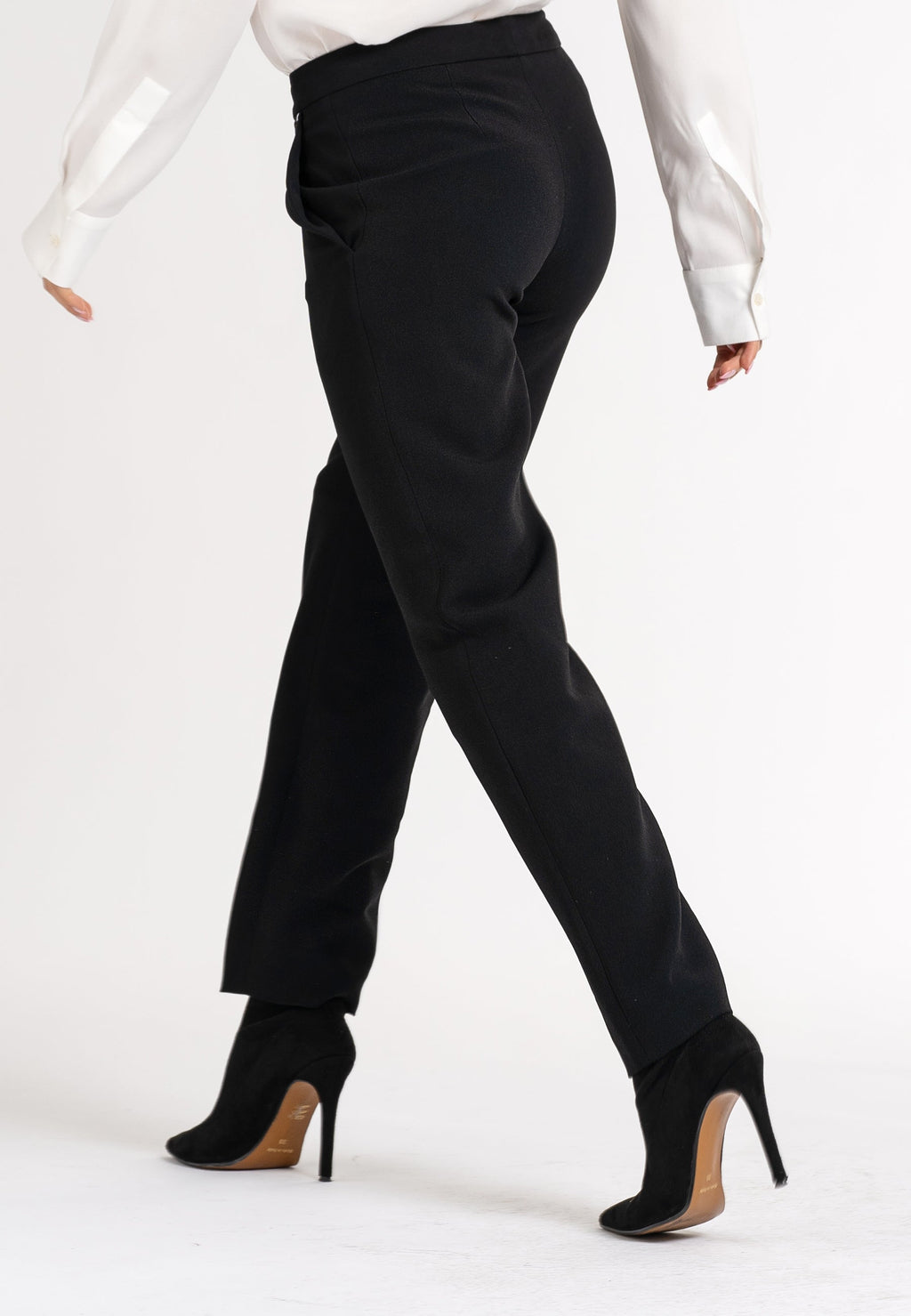 Darwin Ankle-Length Trousers With Side Pockets