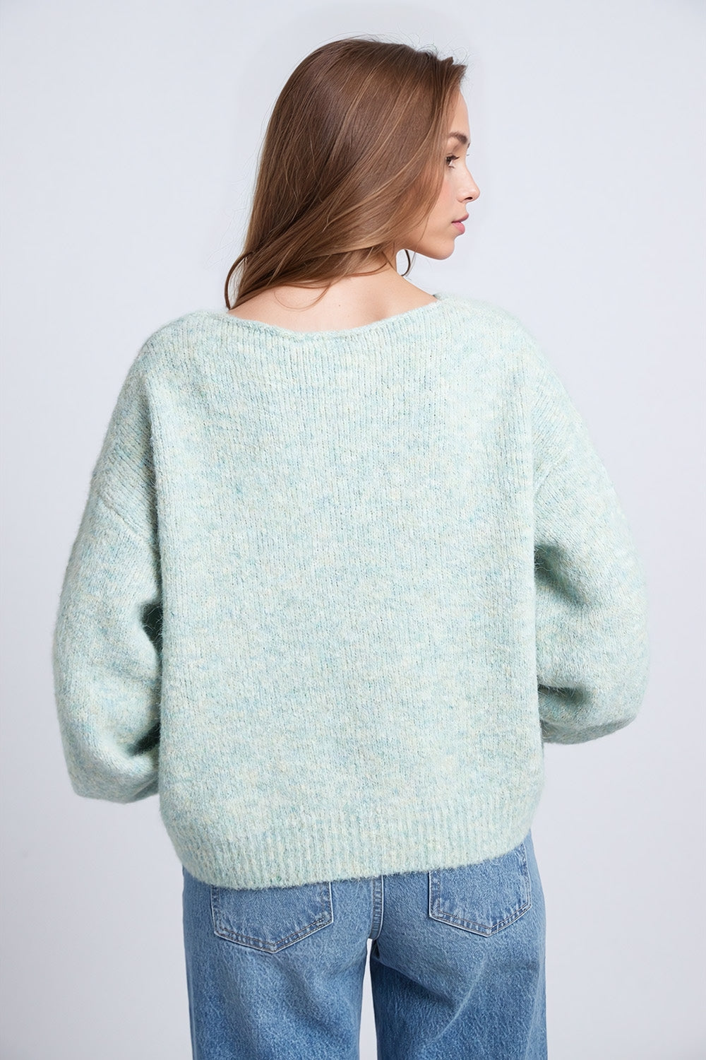 Light Green Sweater with Long Sleeves and Rounded Collar