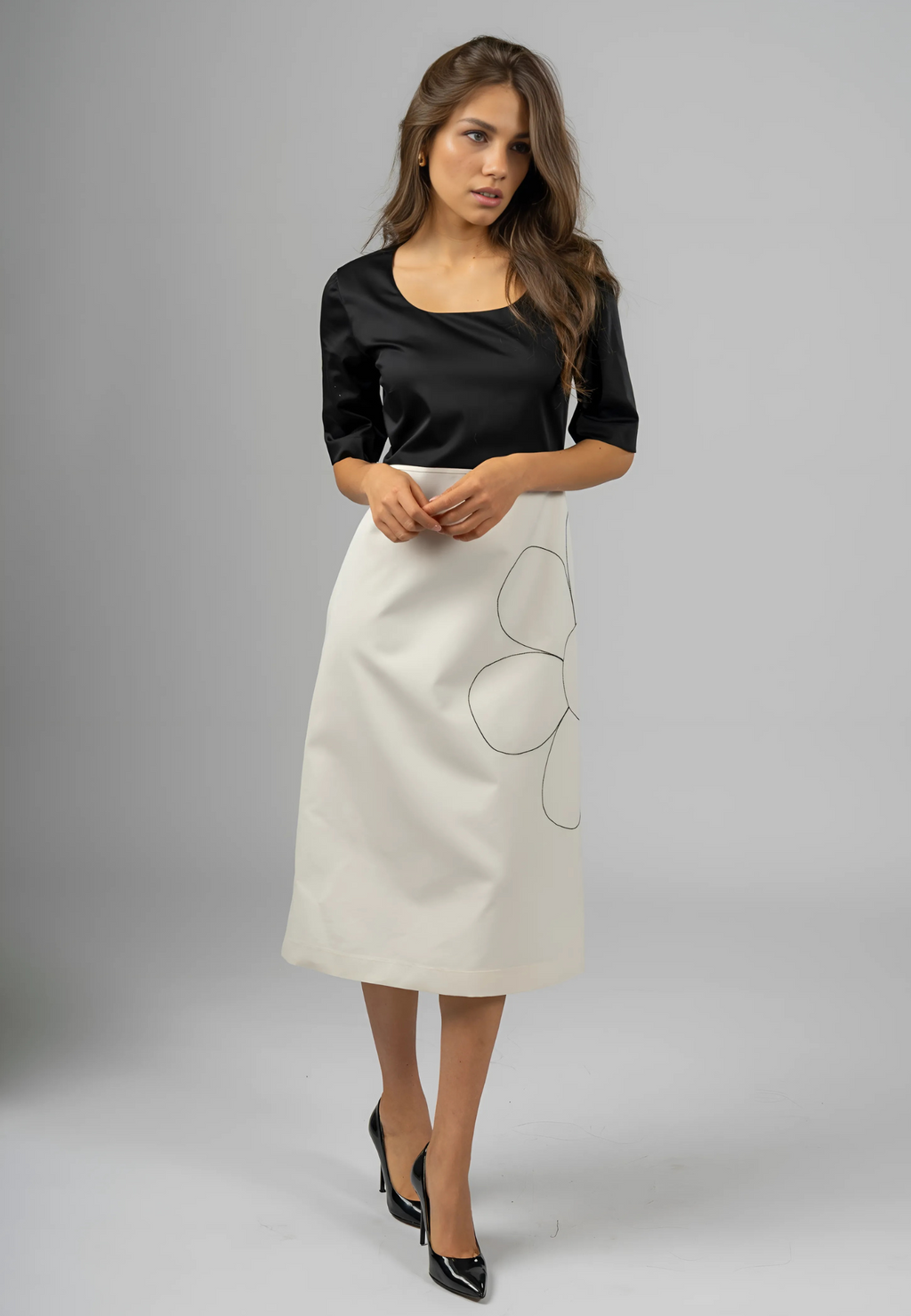 The Margherita Black and White Straight-Line Dress