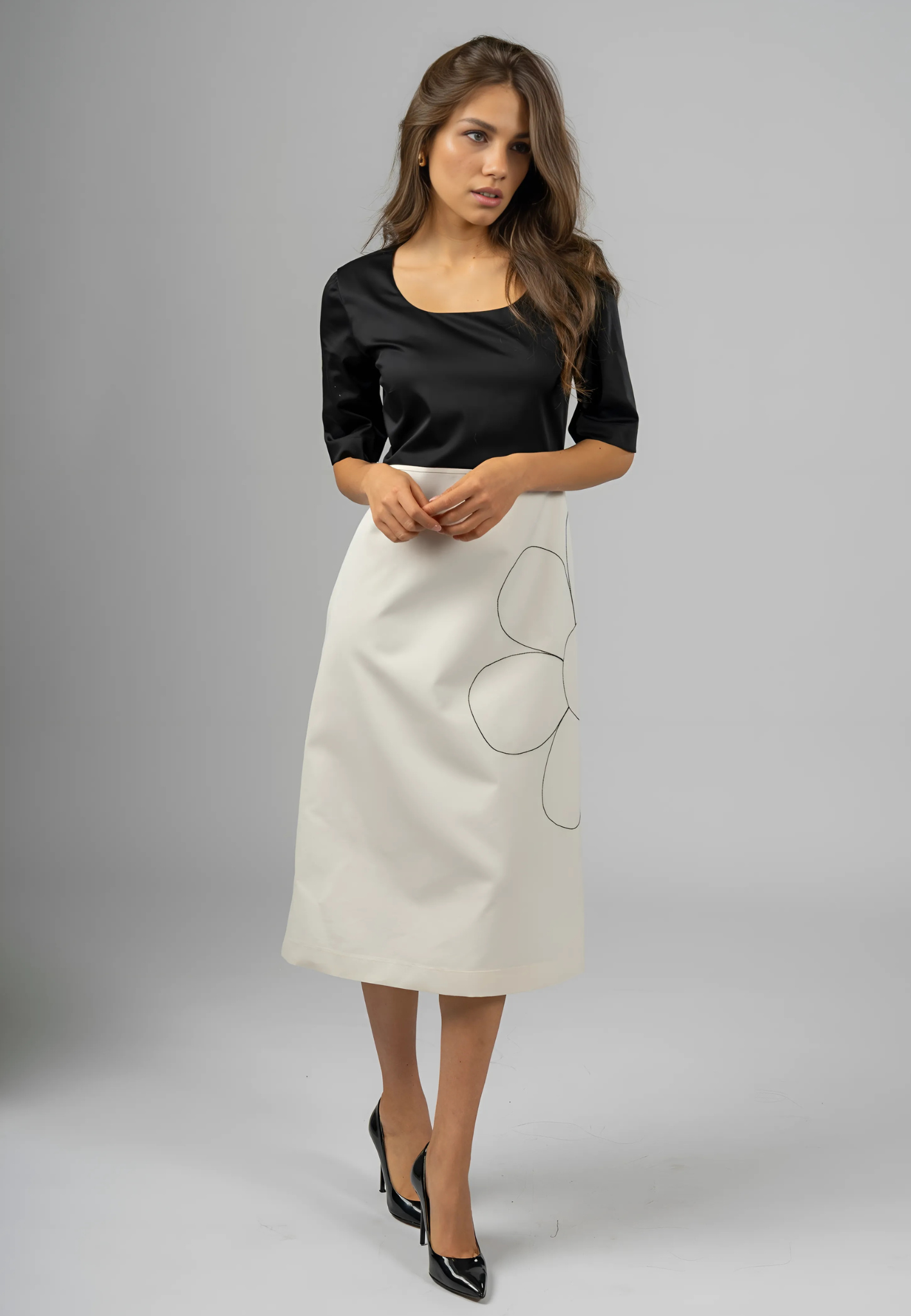 The Margherita Black and White Straight-Line Dress