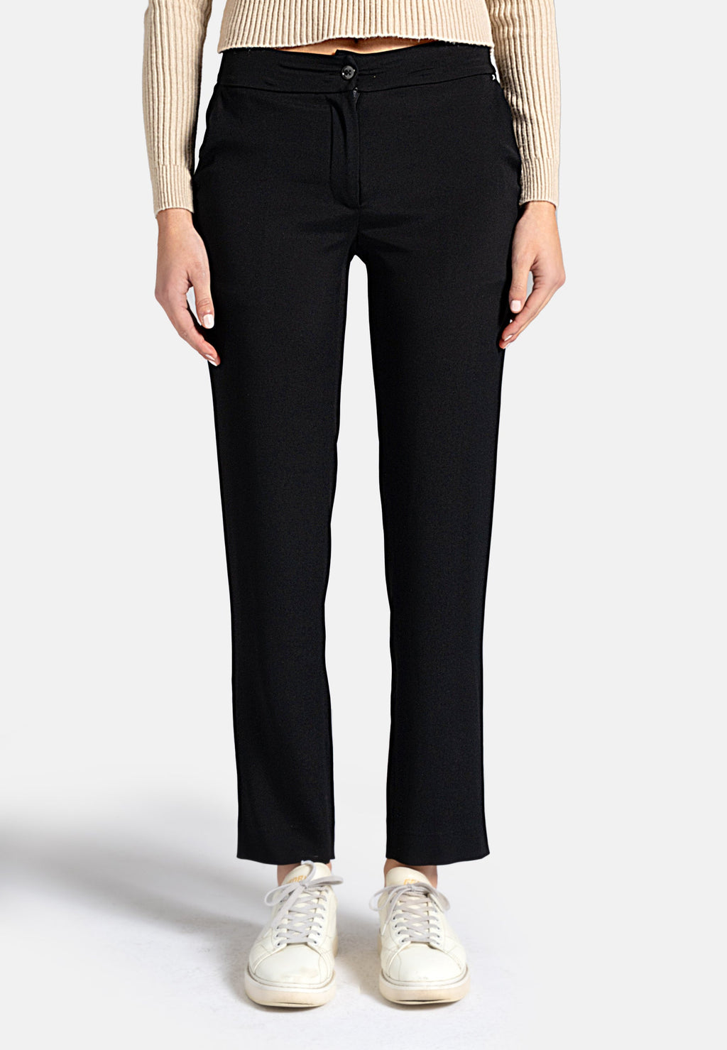 Darwin Ankle-Length Trousers With Side Pockets