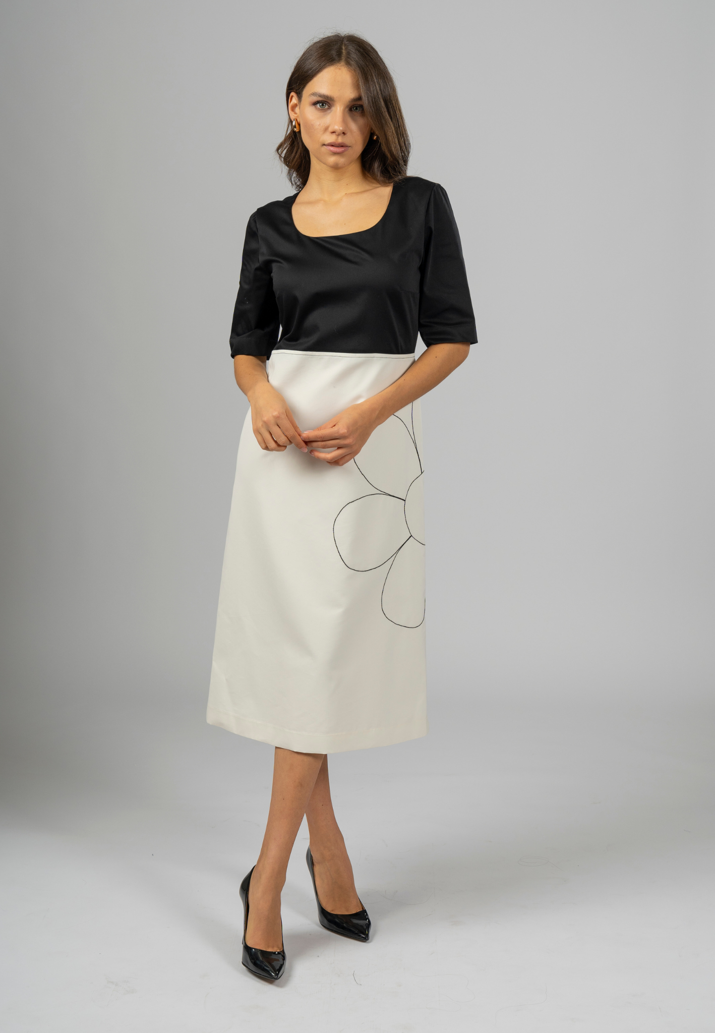 The Margherita Black and White Straight-Line Dress