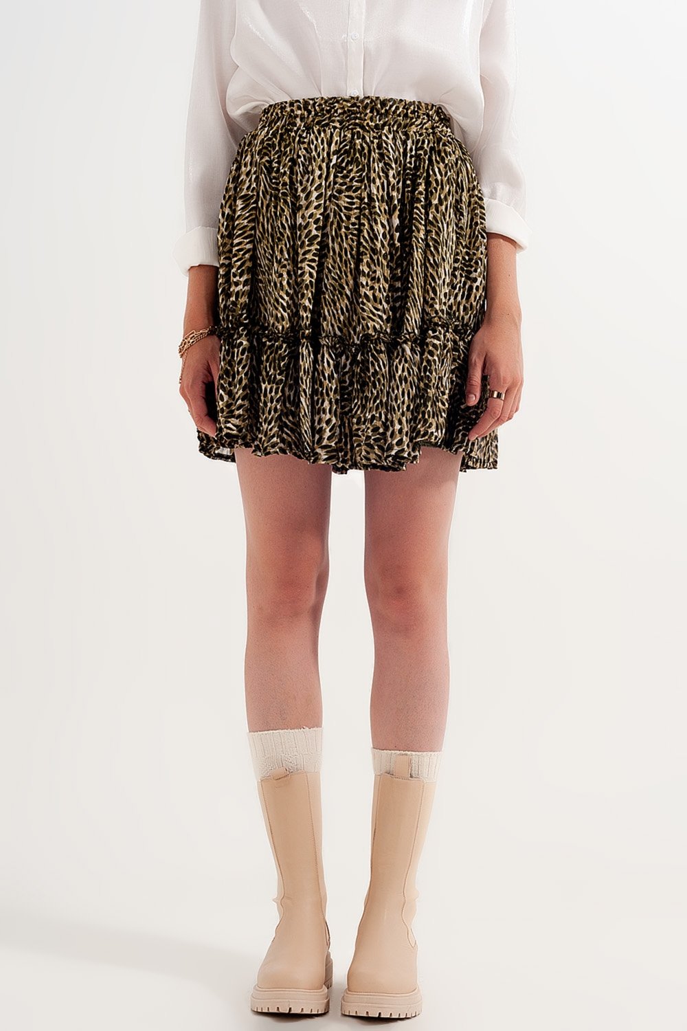 Green Chiffon Mini Skirt with Elastic Waistband and Shiny Fabric