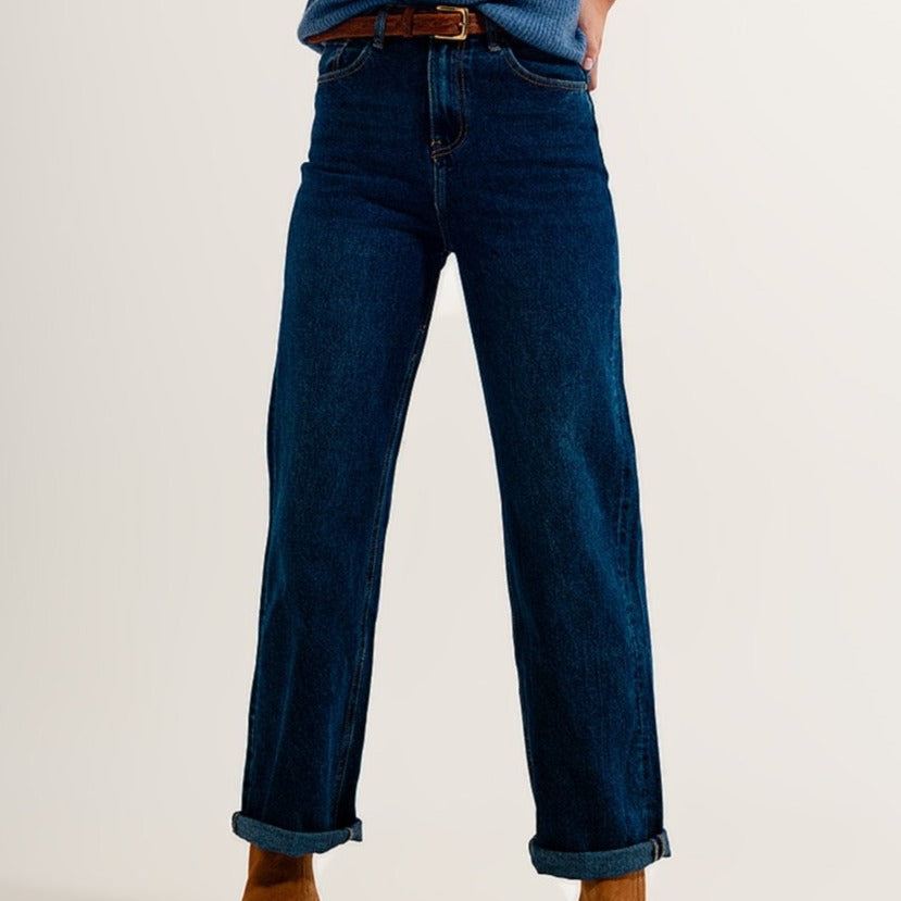 Relaxed Mom Fit Jeans in Mid Wash Blue