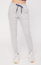 Weekend Jogger in Ice Heather Grey