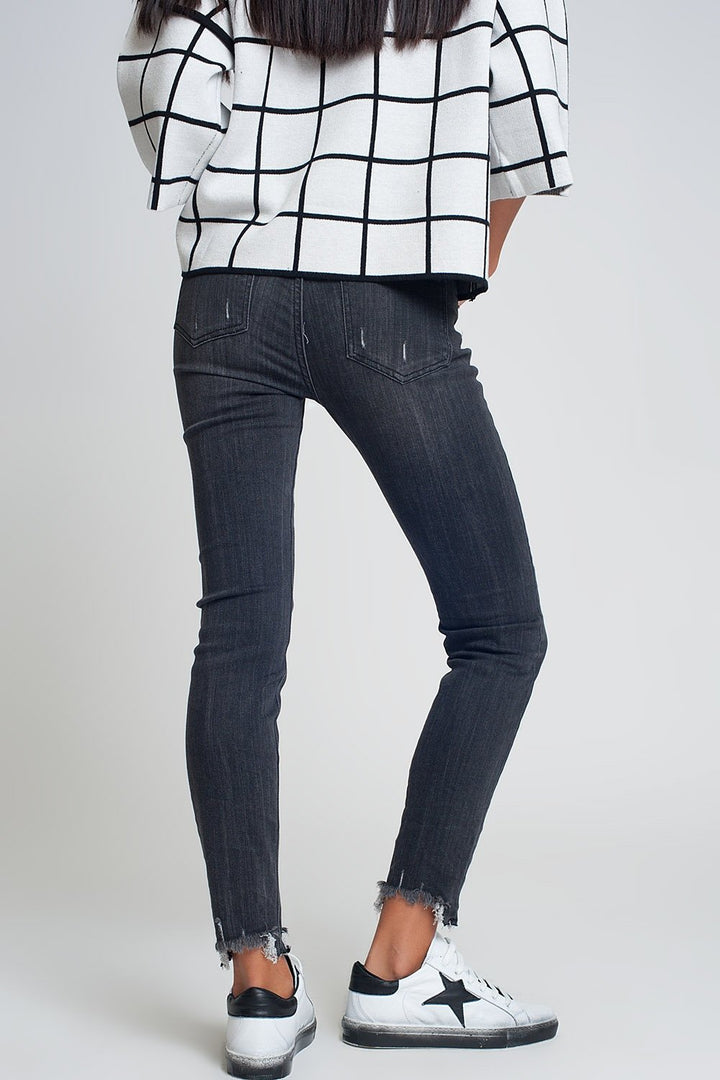 Mid Rise Jeans in Black with Raw Hem