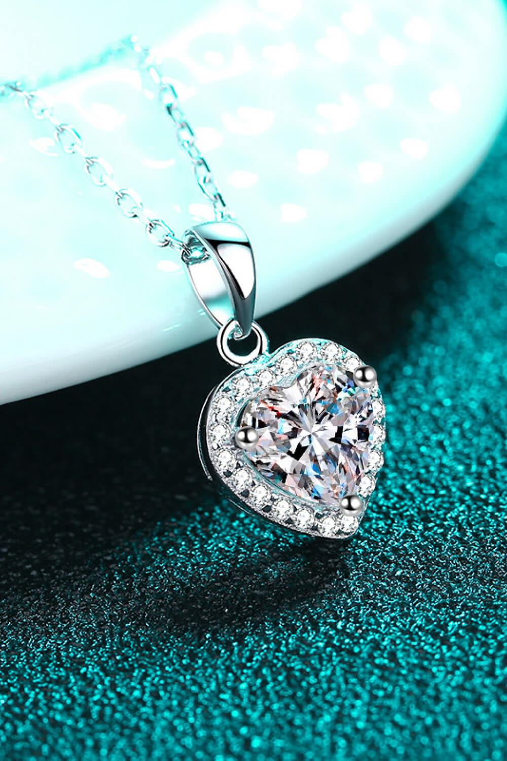 Moissanite Heart 1 Ct Pendant Chain Necklace