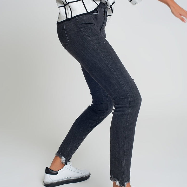 Mid Rise Jeans in Black with Raw Hem