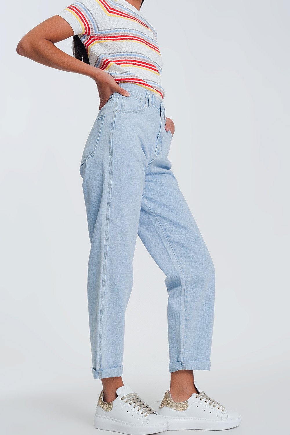 High Waist Mom Jeans in Light Blue Denim