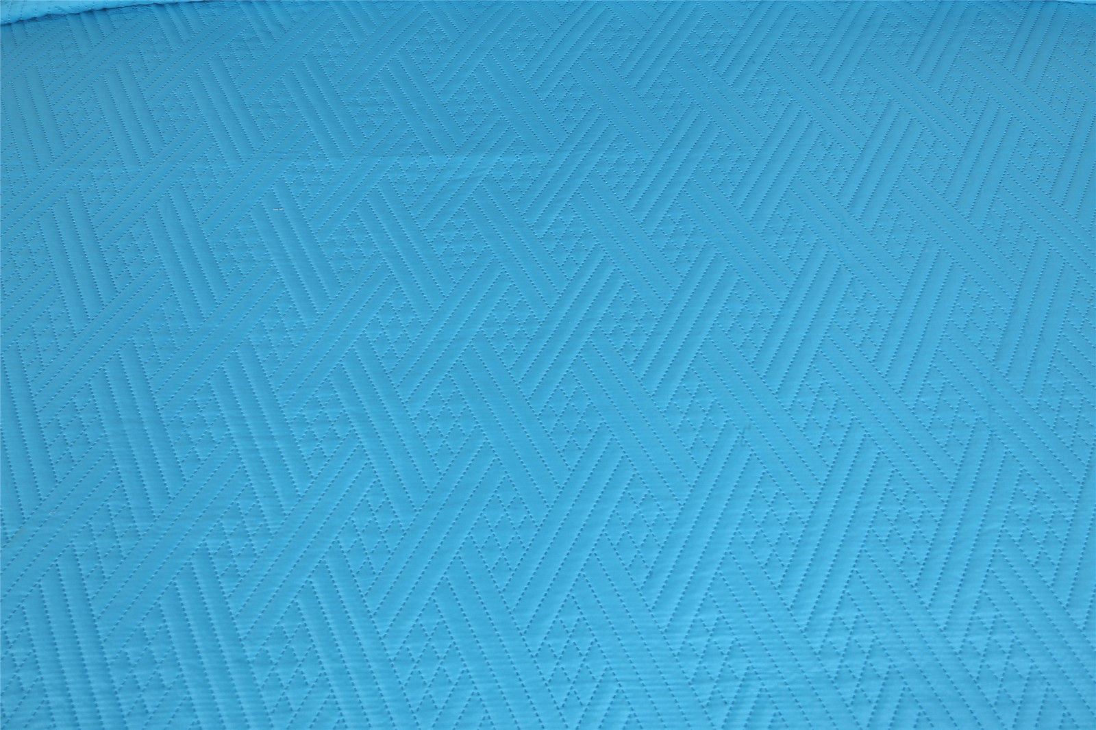 Gentle Wave Turquoise Teal Blue Thin & Lightweight Quilted Bedspread Set